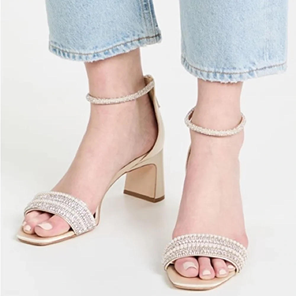 Badgley Mischka Kameryn Pale Gold Sandal Heel 9.5 Block